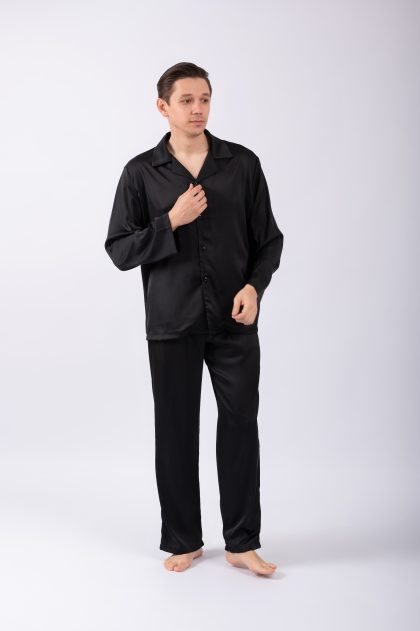 Машки пижами од свилен сатен